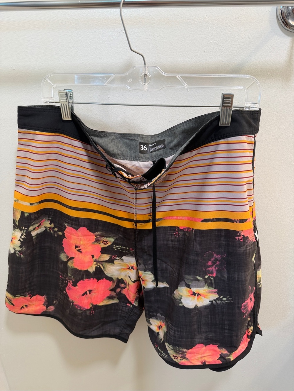 Hurley Black Floral Stripe Men’s Board Shorts